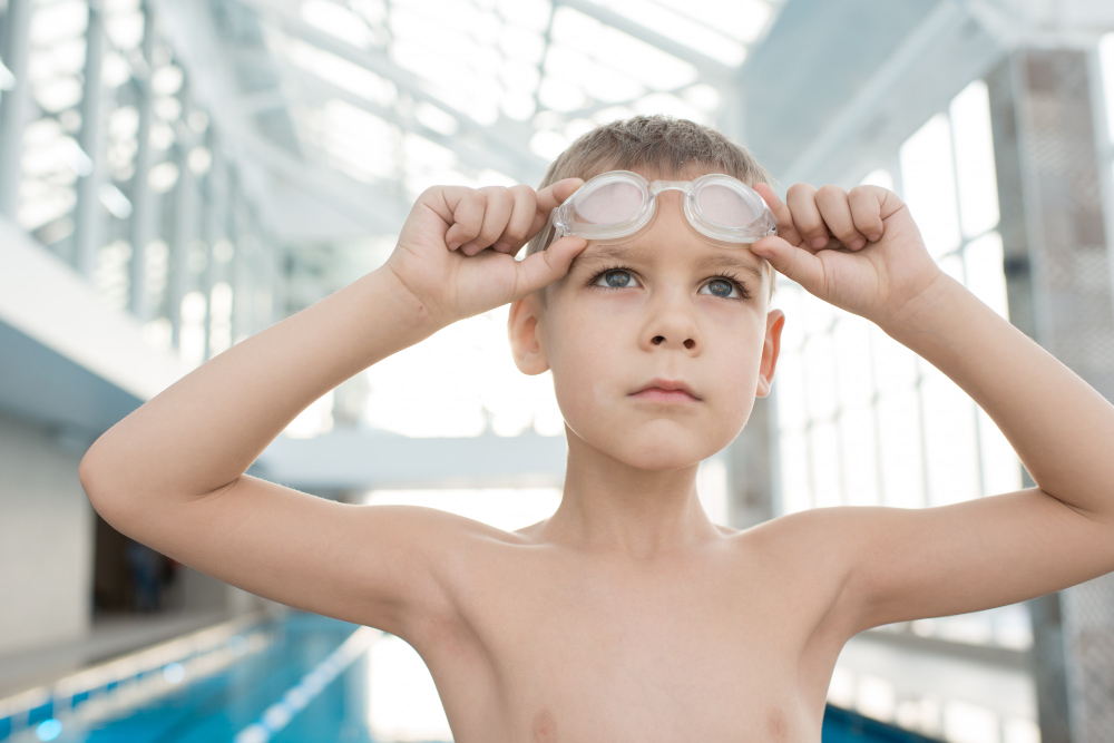 Как правильно научить ребенка плавать
